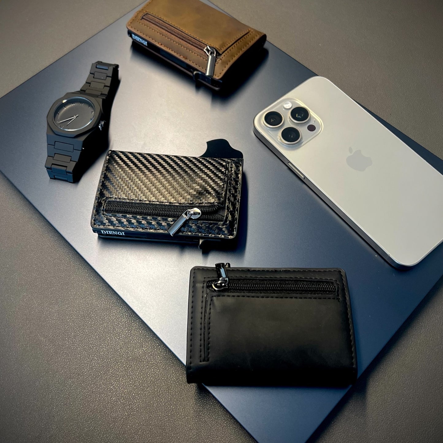 SlyCase Wallet - Alles dabei. Stilvoll organisiert.